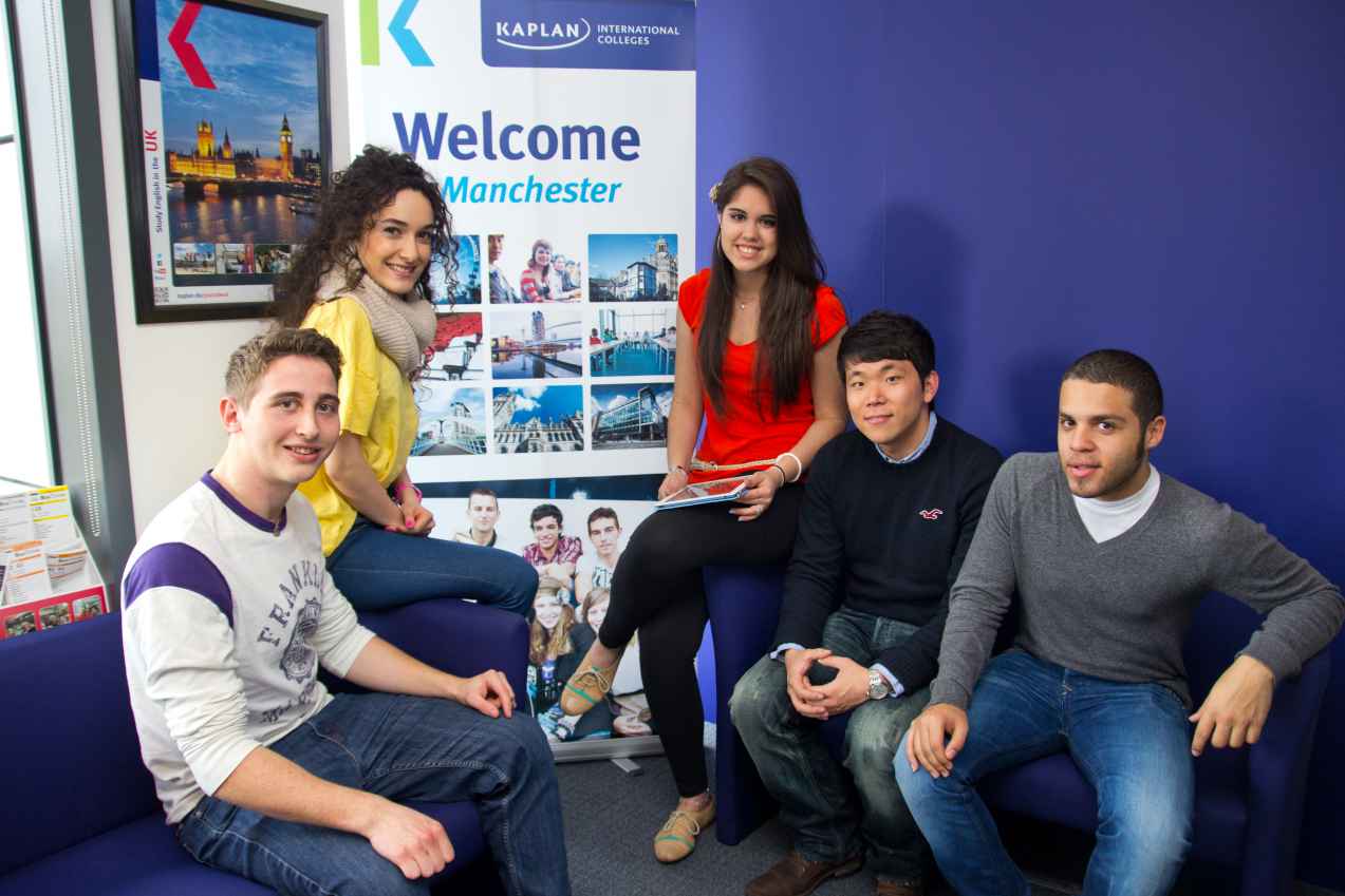 Etudiant-Ecole Kaplan à Manchester